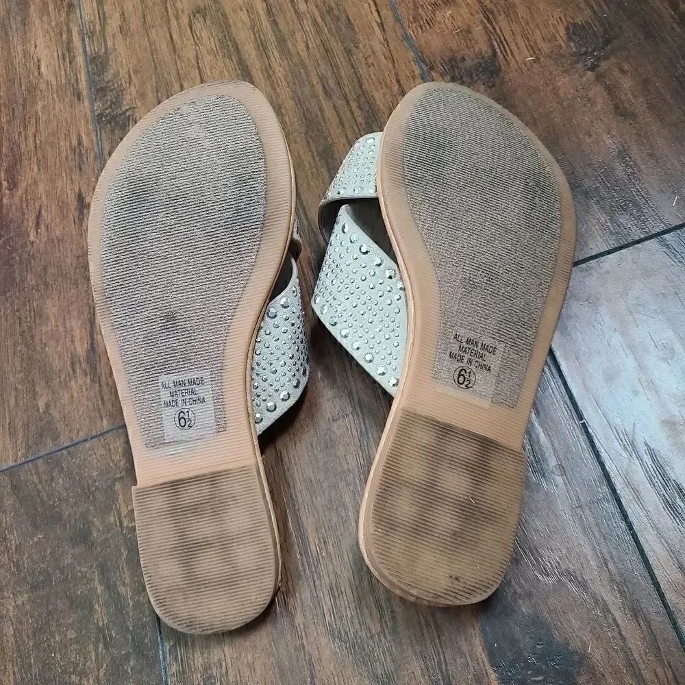NWT
City Classified Sandals - Picture 5 of 7